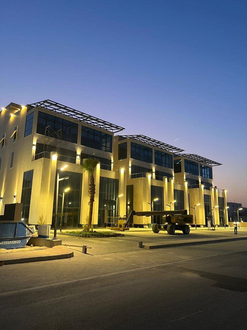 واجهة ستراكشر لمبنى إداري